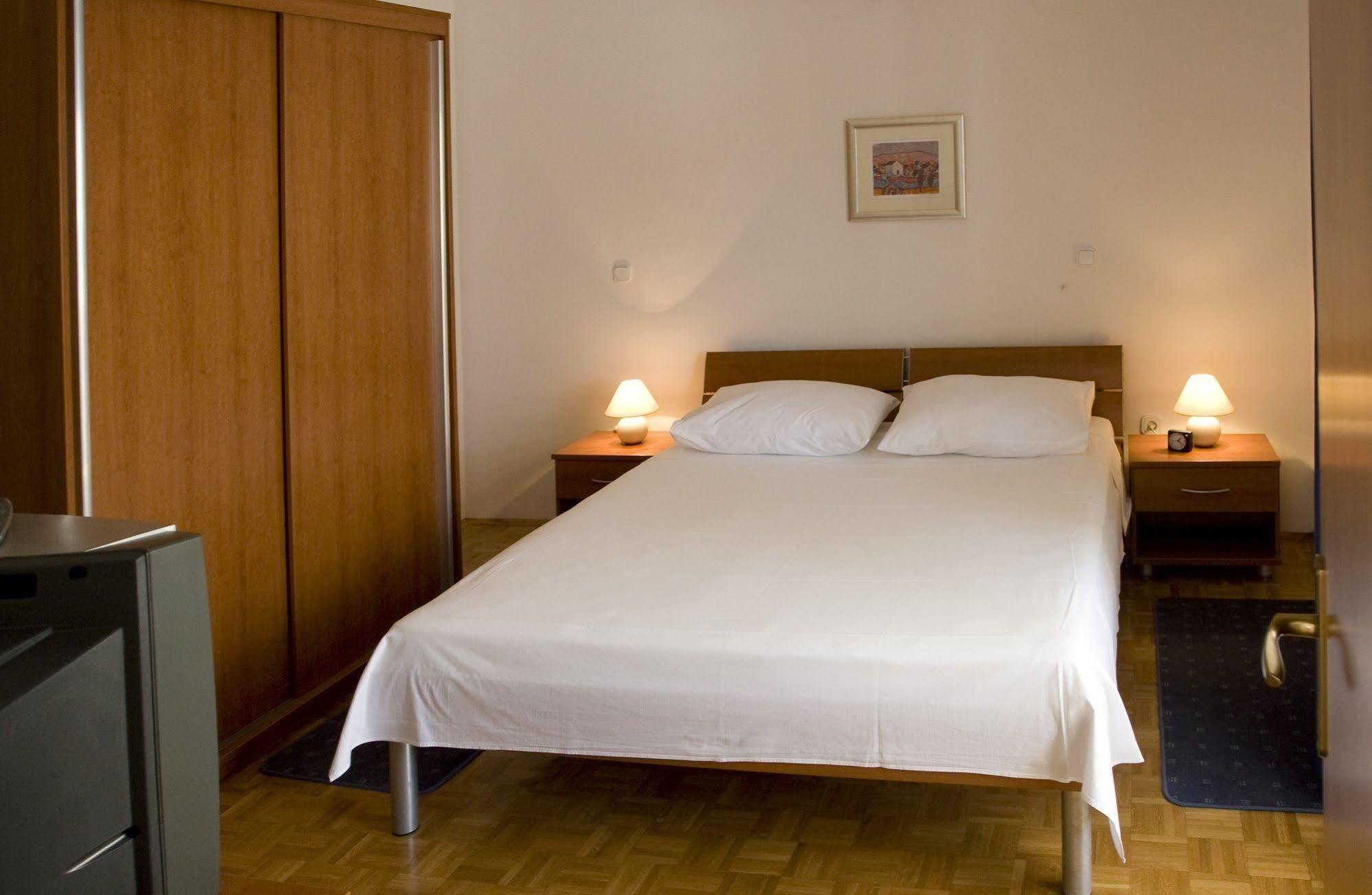 Apartments Пучишча Екстериор снимка
